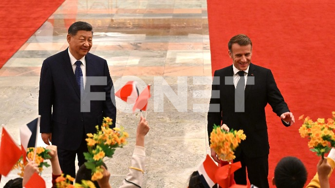 Makron i SI o Ukrajini