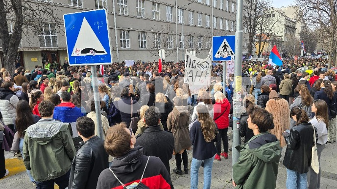 Đaci demantuju direktorku