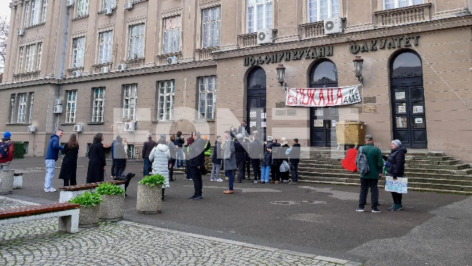 Podrška pred Palatom pravde