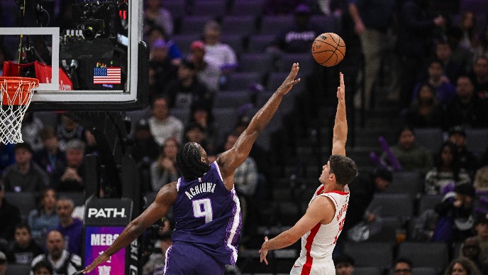 Sakramento - Hjuston 125:124