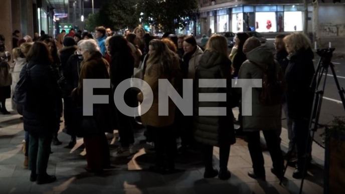 Protest ispred skupštine 