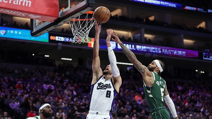 MIlvoki - Sakramento 115:98