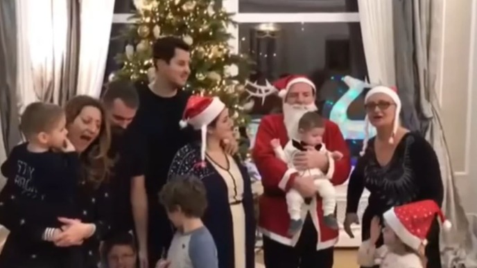  Bogoljub Karić kao Deda Mraz čestitao Srpsku Novu godinu