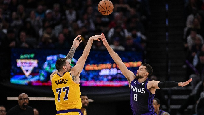 Sakramento pobedio Lejkerse