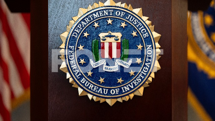 Pretres stana novinarke 