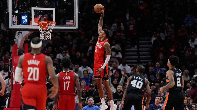 Hjuston - San Antonio 111:106