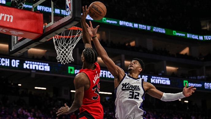 Toronto - Sakramento 122:109