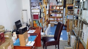 Zaplenjeno 800 parfema