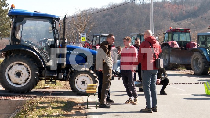 Povredio dvojicu policajaca
