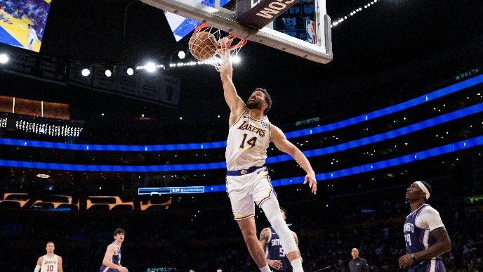 LA Lejkers - Sakramento 128:104