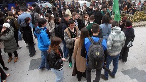 Aplauz i podrška studentima