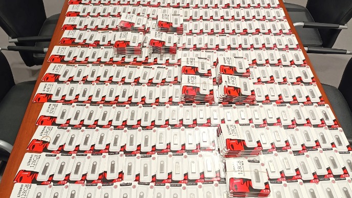 Pronađeno 1.100 kartica