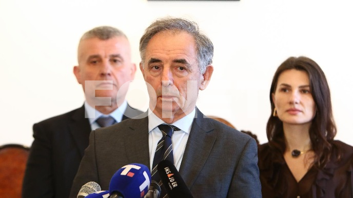 Nove pretnje Pupovcu