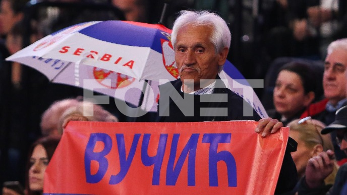 Ispred Arene oko 8.000 ljudi