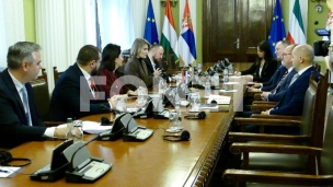 Pritisci na Srbiju i Mađarsku