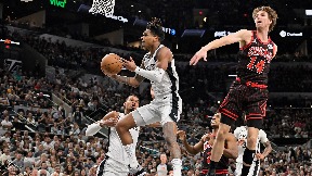 San Antonio - Čikago 121:114