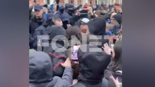 Policija upotrebila pendreke 