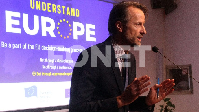 Suštinska uloga medija