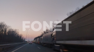 Kamioni čekaju dva sata