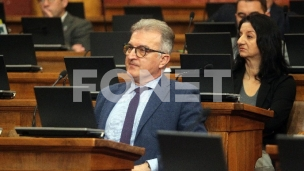 Vučić prolongira izbore