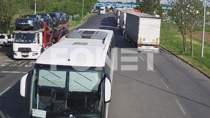 Kamioni čekajutri sata