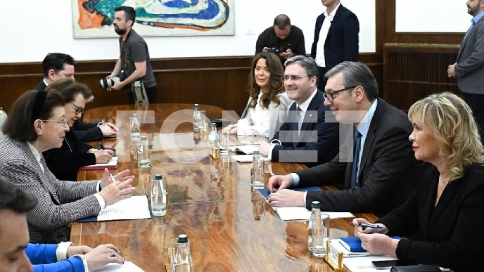 Vučić sa Linom Mendoni