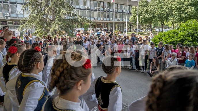 I ja sam dete sa ove planete 