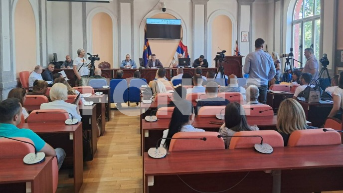 Sednica u Zaječaru uz policiju
