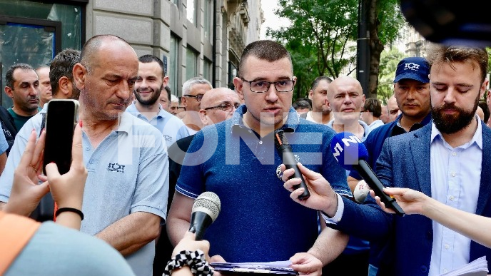 Sa Vučićem samo transparentno