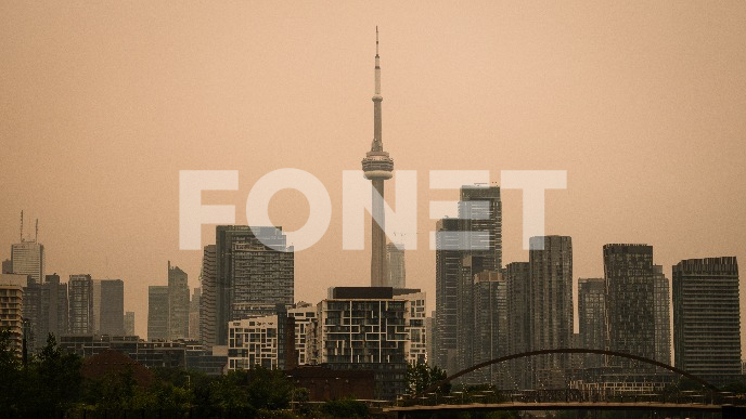 Dim ugrožava Toronto i Njujork