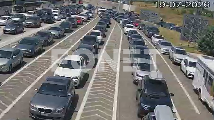 Dva sata čekanja na prelazima 