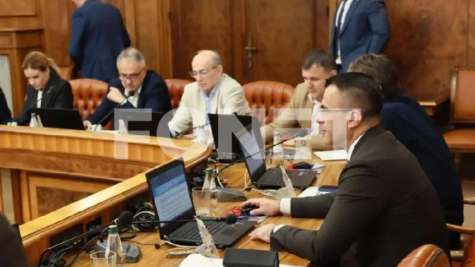 Spremno 300 miliona za vaučere