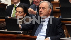 Macut čuvao fotelju za Vučića 