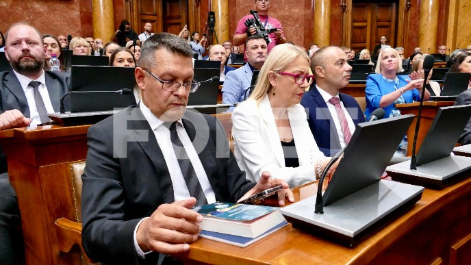 Poslanici nastavili rad