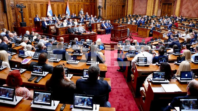 Poslanička pitanja vladi