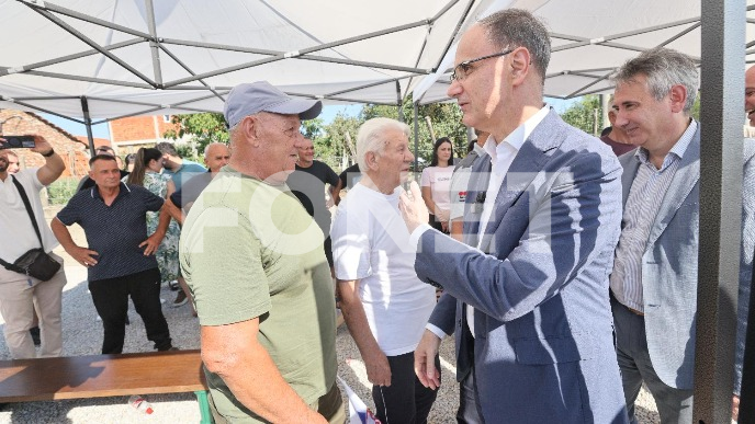 FoNet-POLITIKA-MACUT