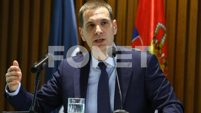Vučić vodi Srbiju ka Zapadu