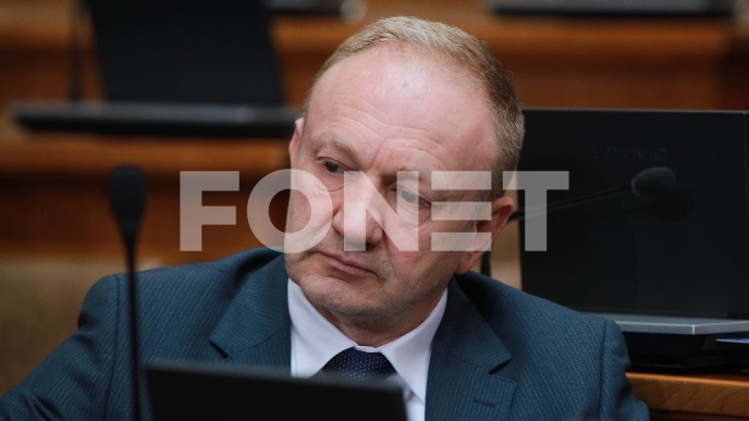 Na izbore u dva bloka 