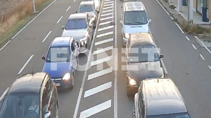 Kamioni čekaju četiri sata 
