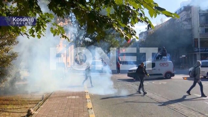 Molotovljevi kokteli na vladu