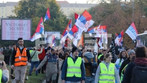 Beograđani pešače na skup