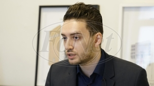 Šta je smešno Vučiću?