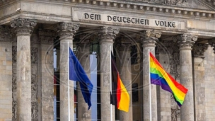 LGBT zastava na Bundestagu