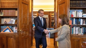 Vučić čestitao Micotakisu