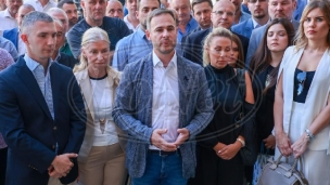 Vlast dužna odgovore o sukobu