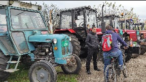 Poljoprivrednici blokirali put