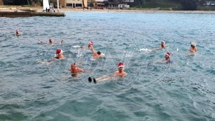 Tradicionalno zimsko plivanje